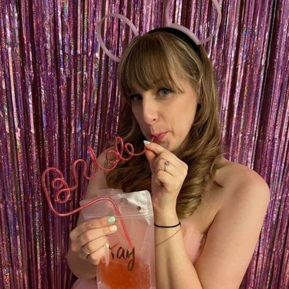 Meet your Posher, Leah - Picture 1 of 1